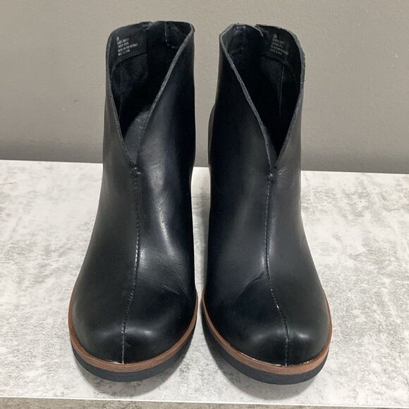 Kork-Ease Black Leather Ankle Booties Unique Charcoal Heels Size 8 - Picture 4 of 15